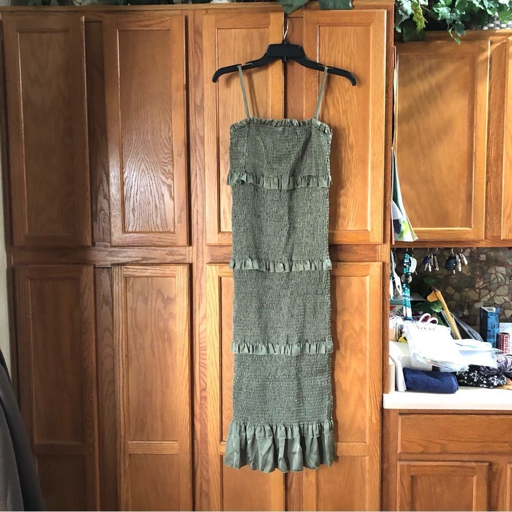 Anthropologie Mable Olive Green Sleeveless Smocked Tiered MIDI Dress - M